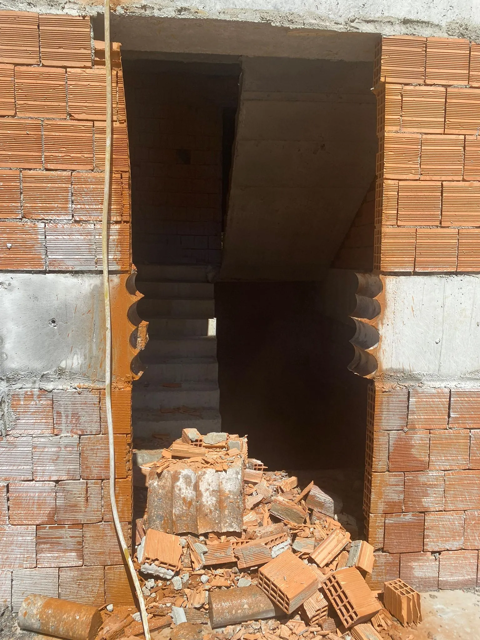 Pendik Kontrollü Yıkım Projesi - Emin Makine Karot